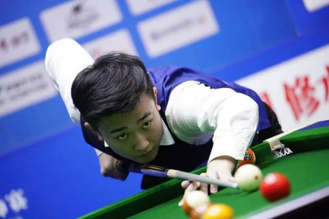 巴萨小将亚马尔父亲在贝蒂斯球迷区庆祝被带离